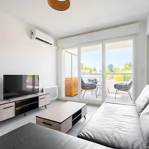  Appartement T2 Entre La Et Le Vélodrome-terrasse / Parking France